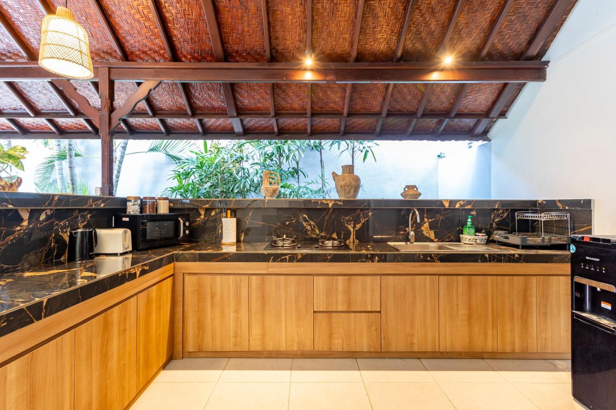 Viona 3 - 3 Bdr Villa, Walk To The Villa Seminyak (Bali)