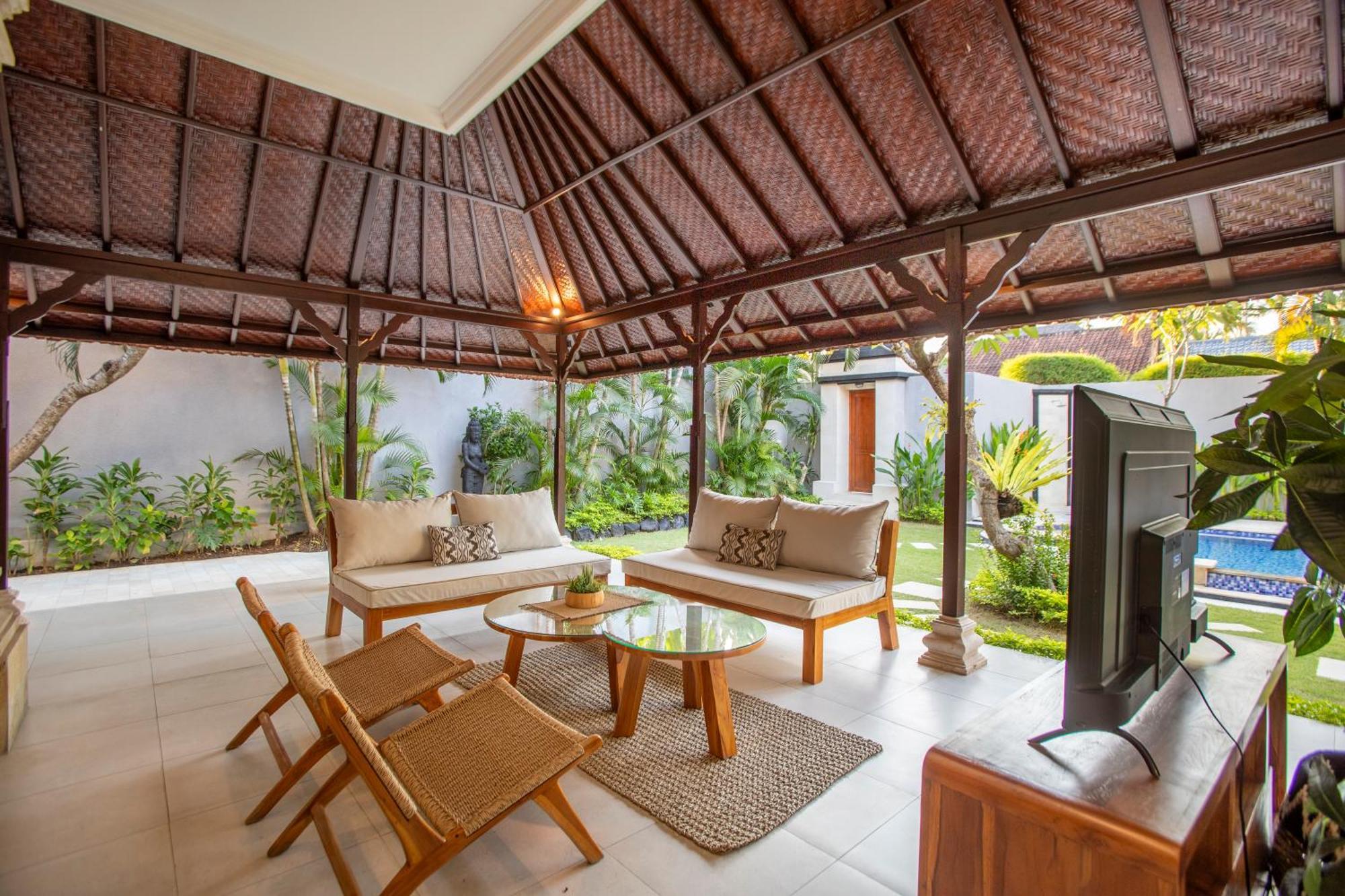 Viona 3 - 3 Bdr Villa, Walk To The