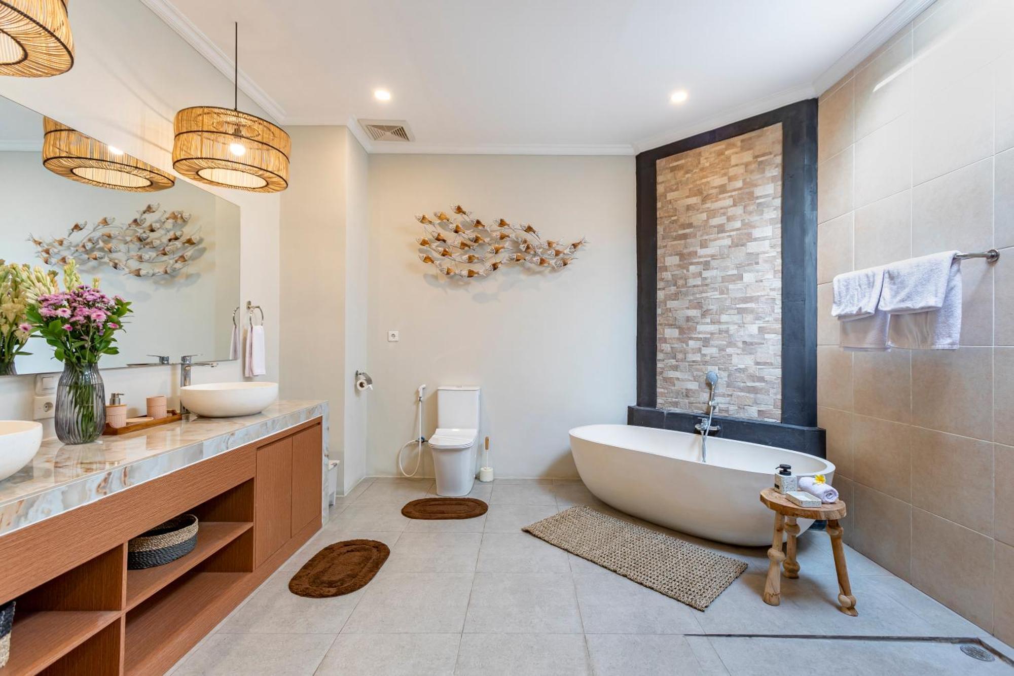 Viona 3 - 3 Bdr Villa, Walk To The * Seminyak (Bali)