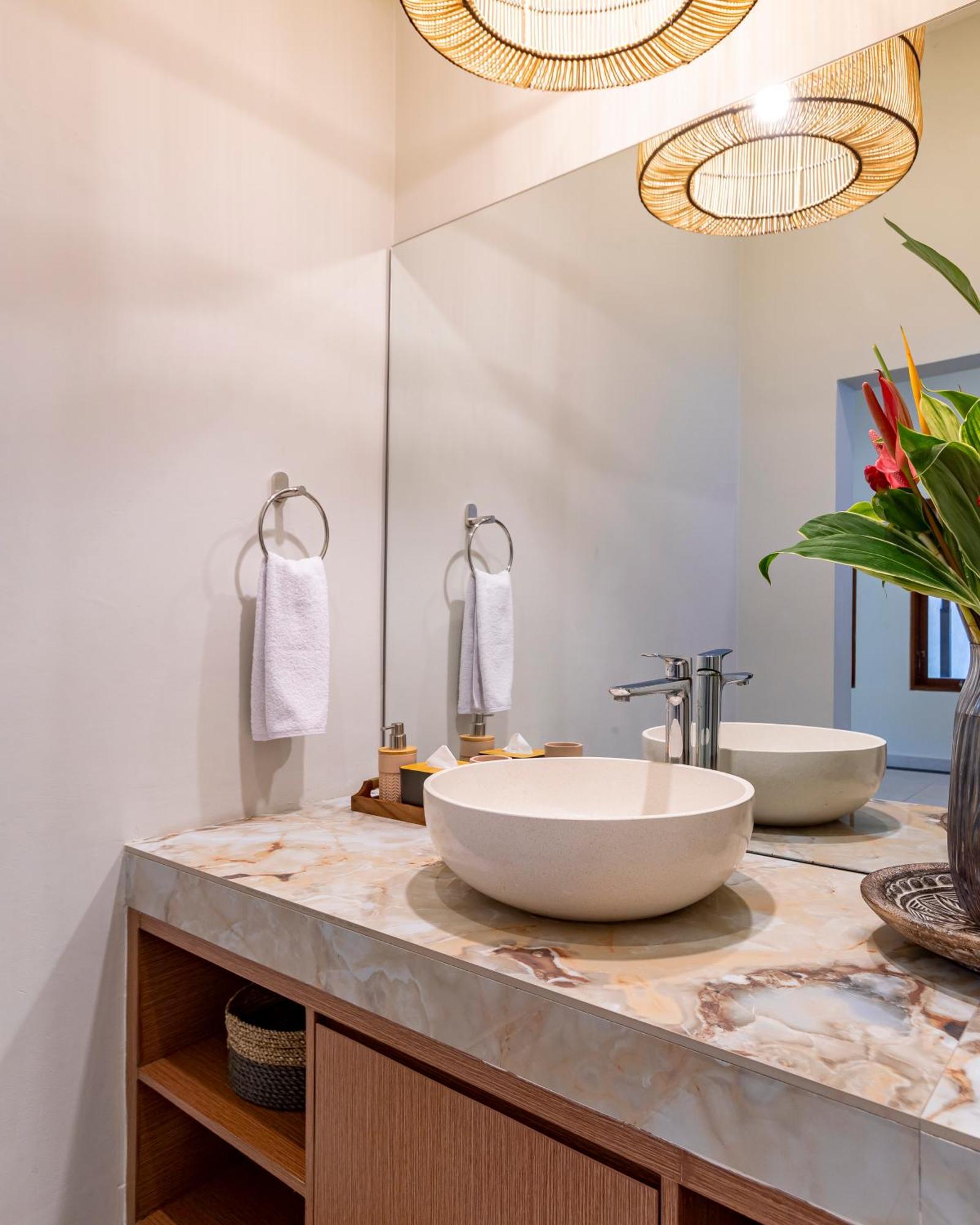 Viona 3 - 3 Bdr Villa, Walk To The * Seminyak (Bali)