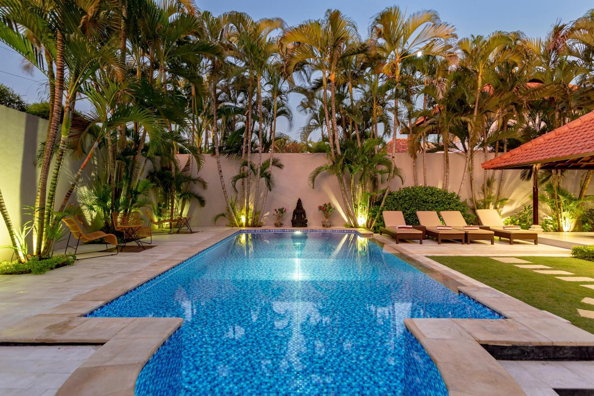 Viona 3 - 3 Bdr Villa, Walk To The * Seminyak (Bali)