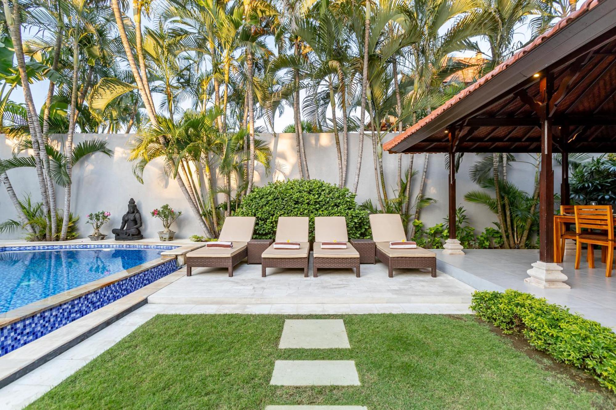 Viona 3 - 3 Bdr Villa, Walk To The * Seminyak (Bali)